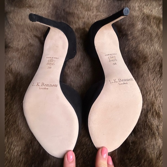 L.K. BENNETT
Kayleigh Stiletto Heel Court
Shoes size 38 eu - Picture 3 of 10